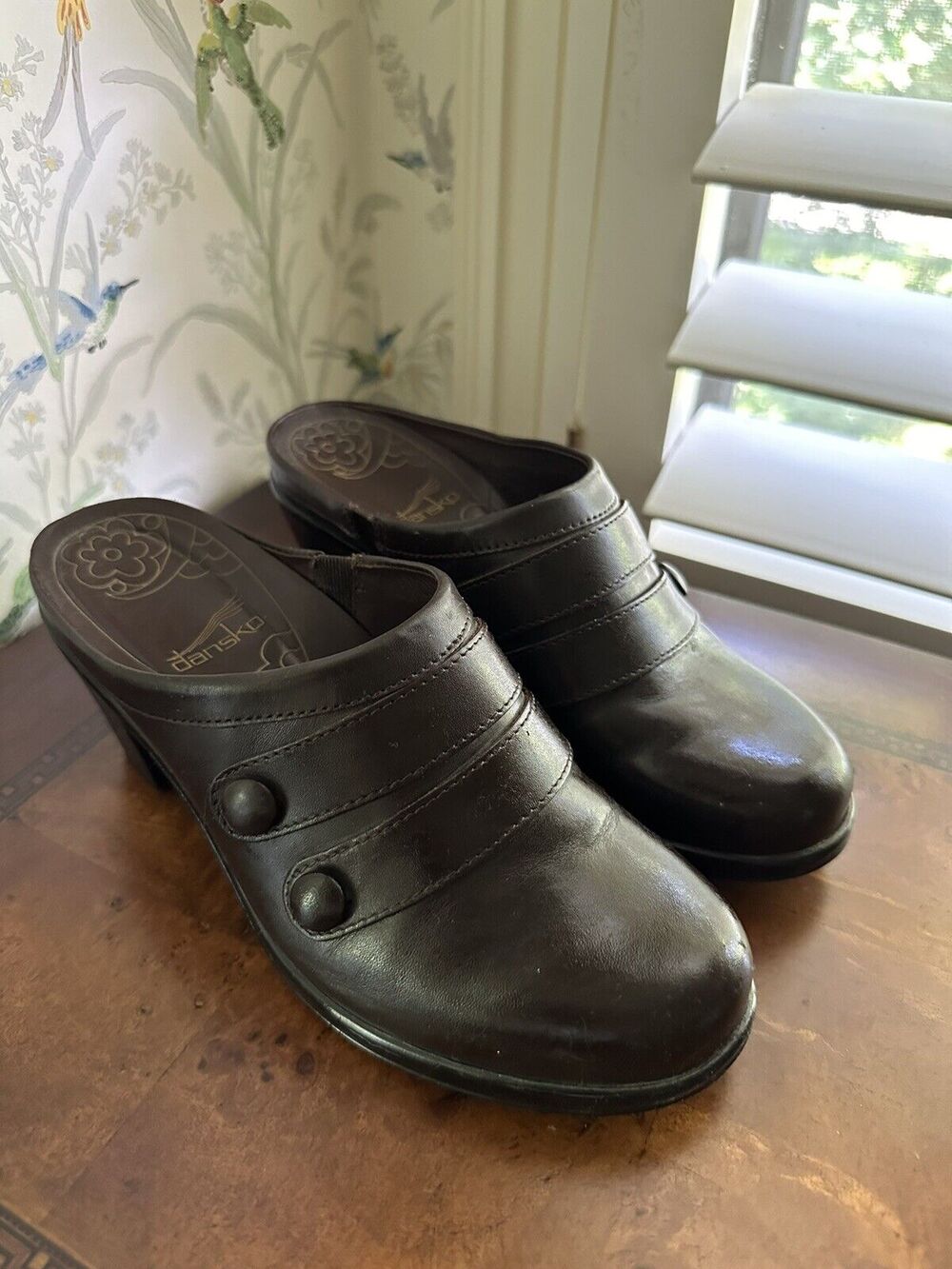 Womens DANSKO SIZE 36 Brown SLIDE ON CLOGS Excellent Used Condition!